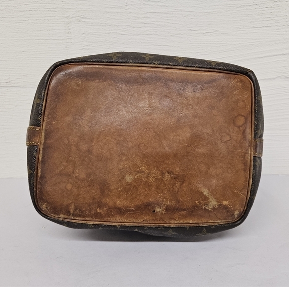 Louis Vuitton Noe Bucket Crossbody Bag in Brown Monogram Canvas and Leather - Picture 9 of 16